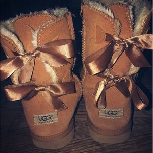 Tan Bailey Bow II UGGS